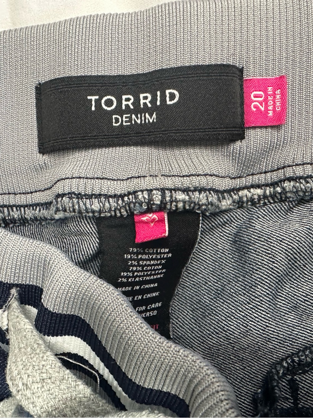 Torrid Denim Women’s Size 20 Stretch Jeans Gray Stripe Pull-On Jeggings - Picture 3 of 5